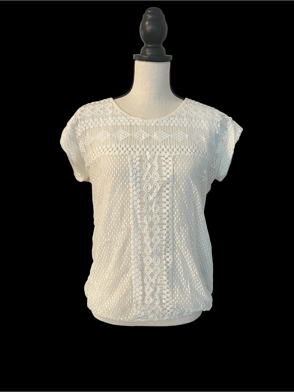 Max Studio Cream Lace Embroidered Blouse Bubble Hem